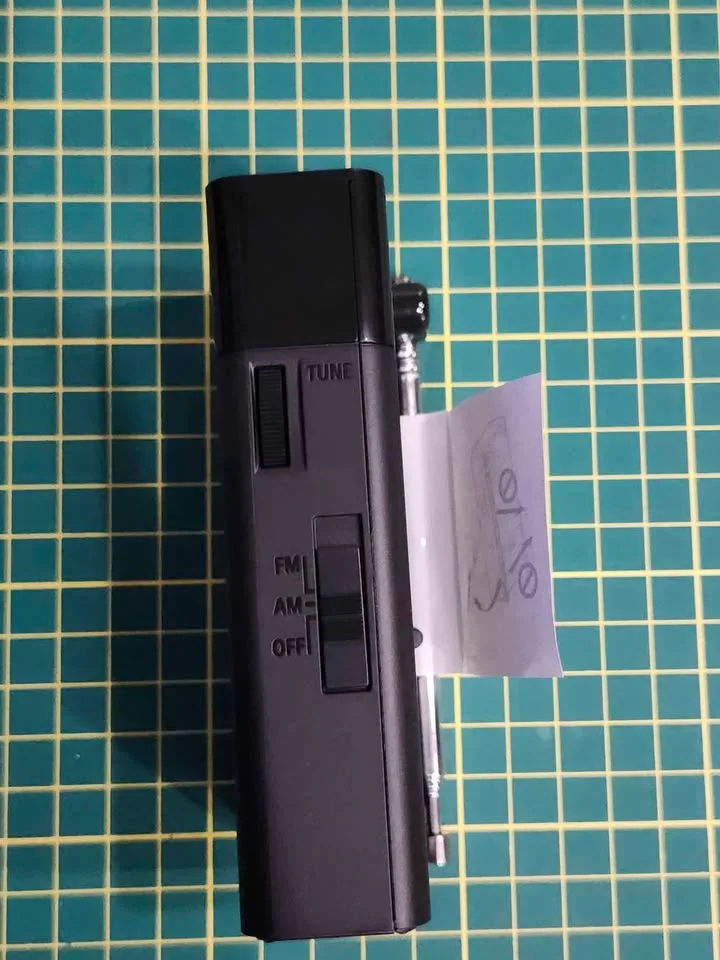 Sony ICF-P27 Portable AM/FM Radio image indicator(6)