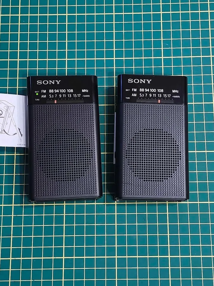 Sony ICF-P27 Portable AM/FM Radio image indicator(7)