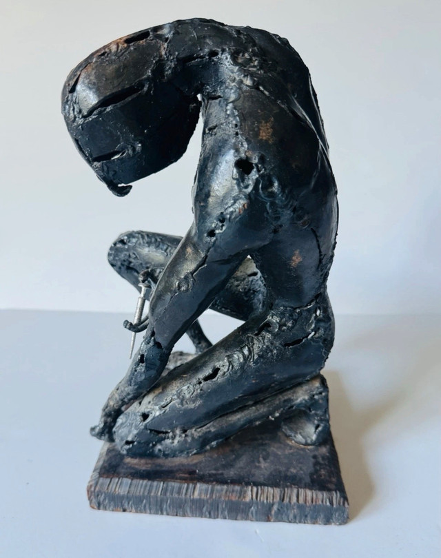 Bronze Sculpture Injecting Needle “H” Signed - photo 4