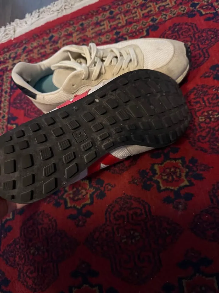 mens Veja image indicator(2)