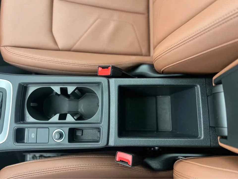 2024 Audi Q3 Komfort 40 TFSI Quattro image indicator(10)