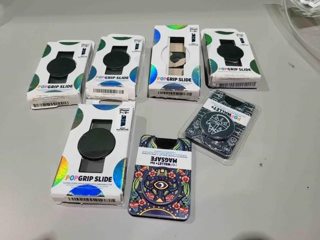 Mixed Items, Phone Support And Wallet image indicator(3)