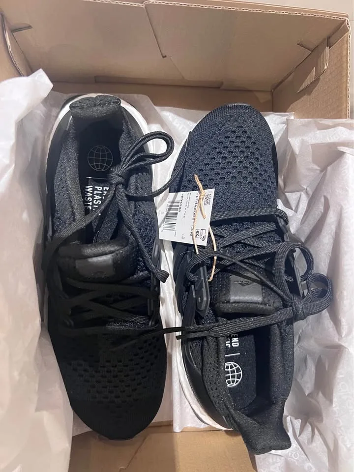 Brand new women ultraboost 1.0 size 6.5 image indicator(3)