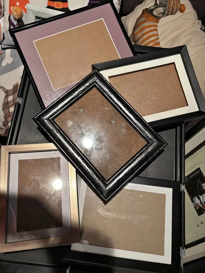 5 picture frames thumbnail