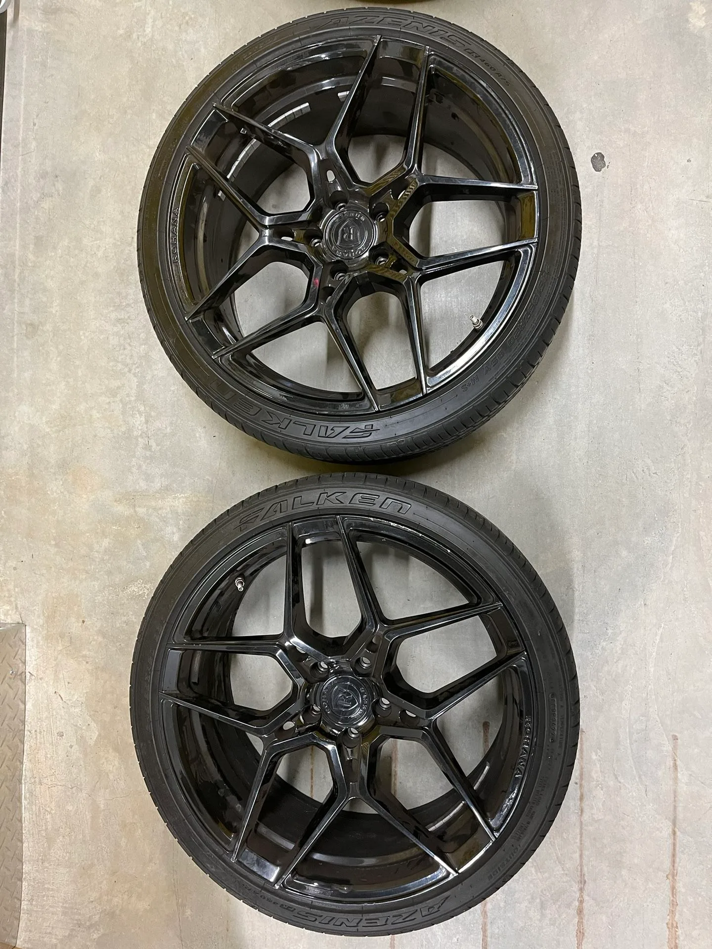 Used Staggered RFX11 Wheels – 20x10.5 | FITS INFINITI image indicator(2)