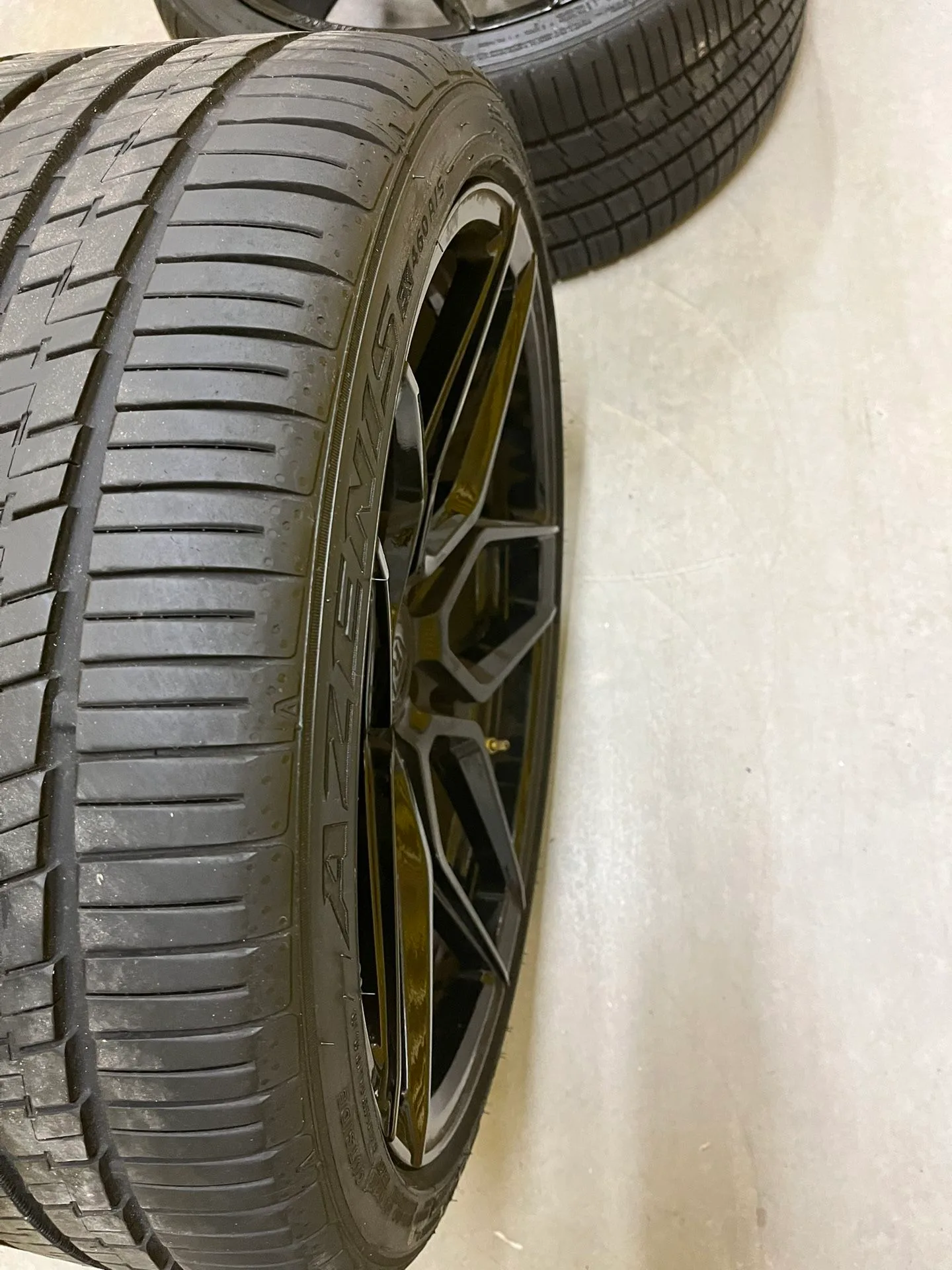 Used Staggered RFX11 Wheels – 20x10.5 | FITS INFINITI image indicator(3)