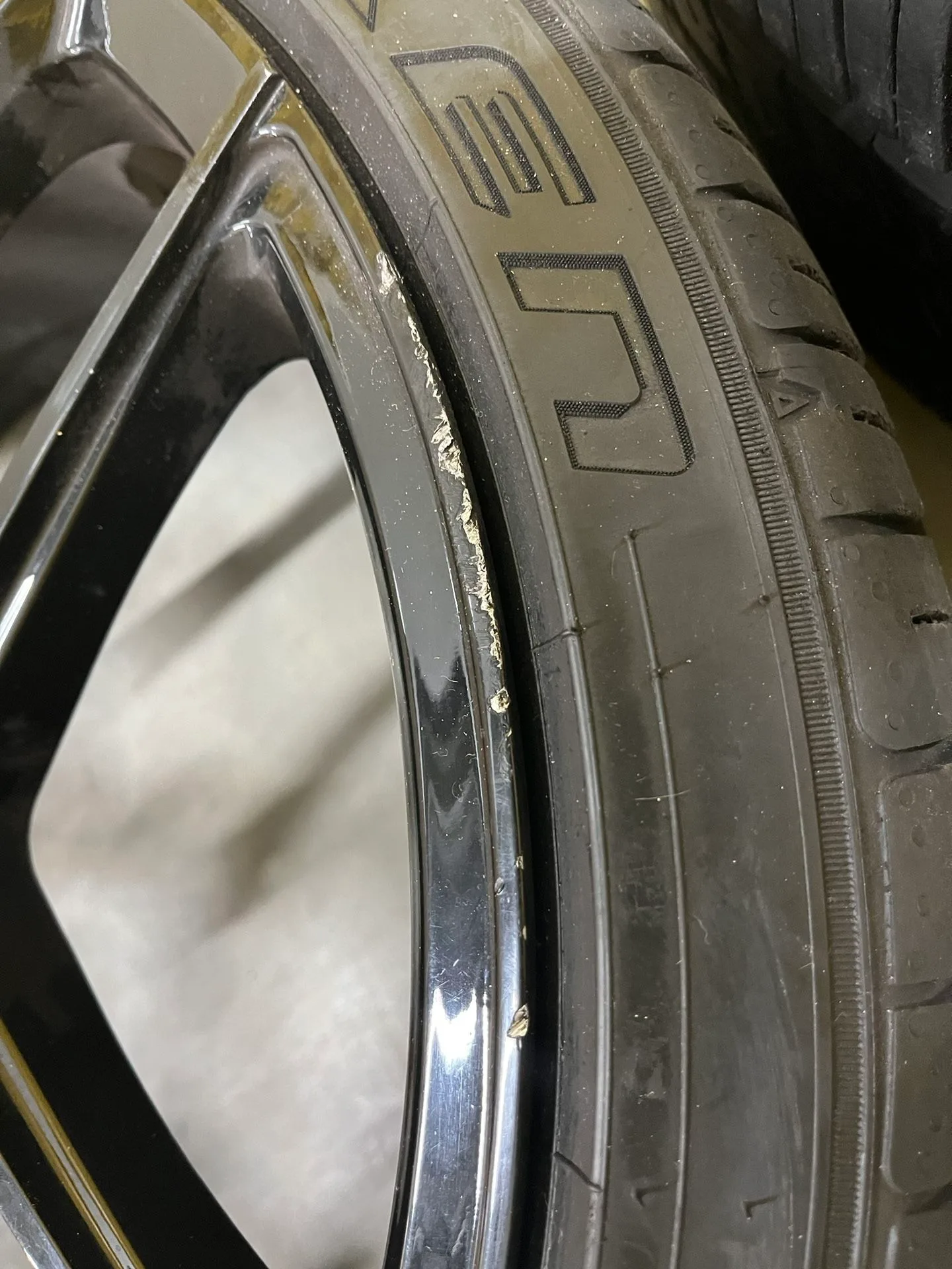 Used Staggered RFX11 Wheels – 20x10.5 | FITS INFINITI image indicator(4)