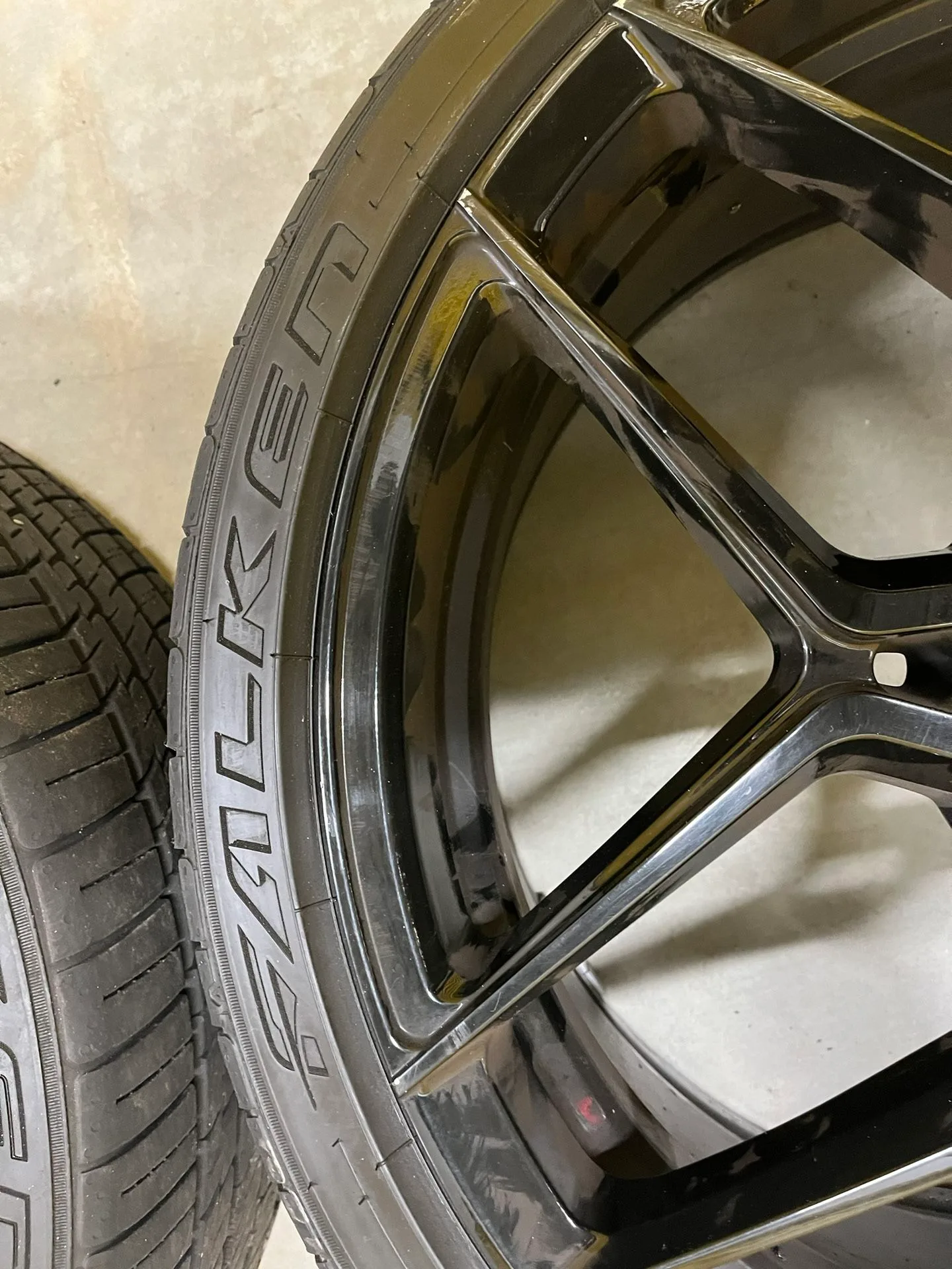 Used Staggered RFX11 Wheels – 20x10.5 | FITS INFINITI image indicator(6)