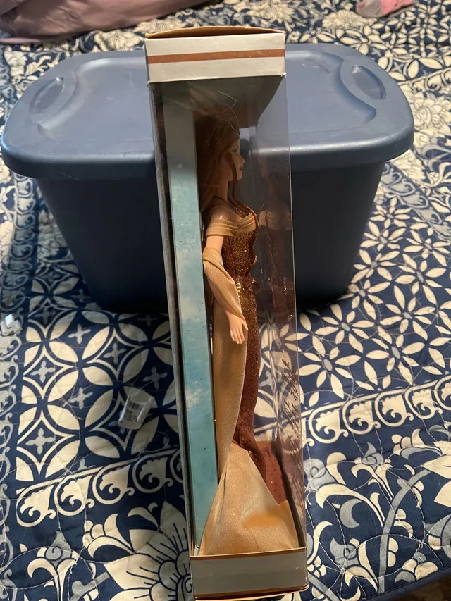 Barbie November Topaz image indicator(4)