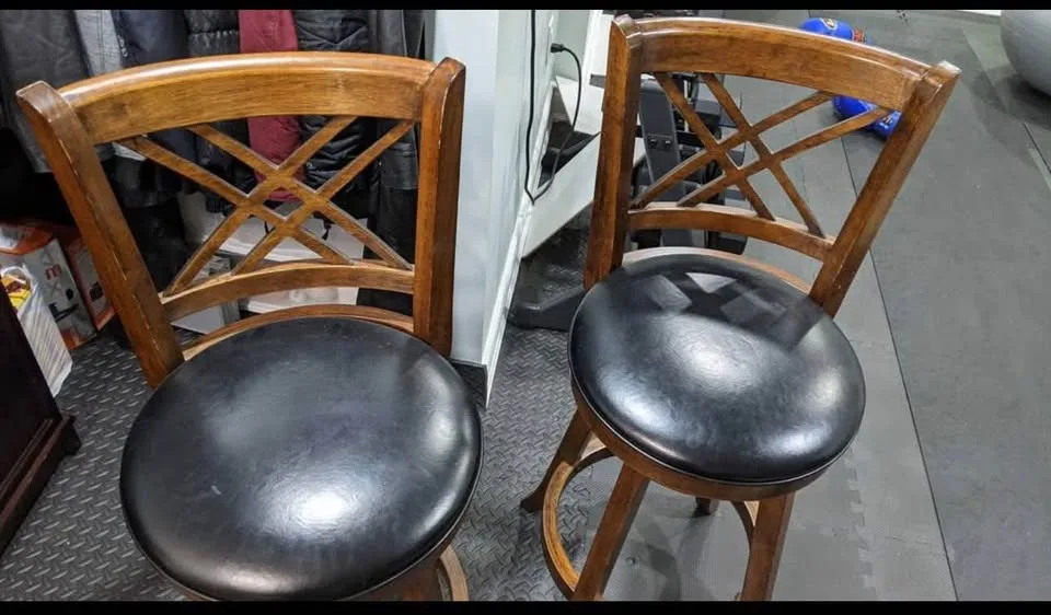 Wooden Bar and Stool for sale image indicator(6)