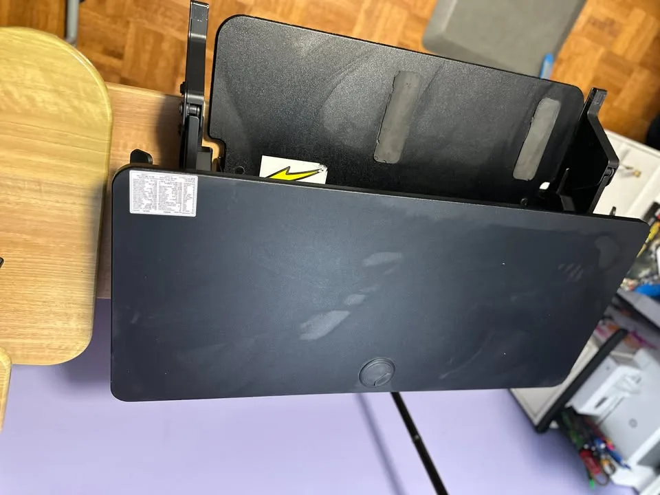 Hydraulic-Controlled Standing Desk in Black image indicator(2)