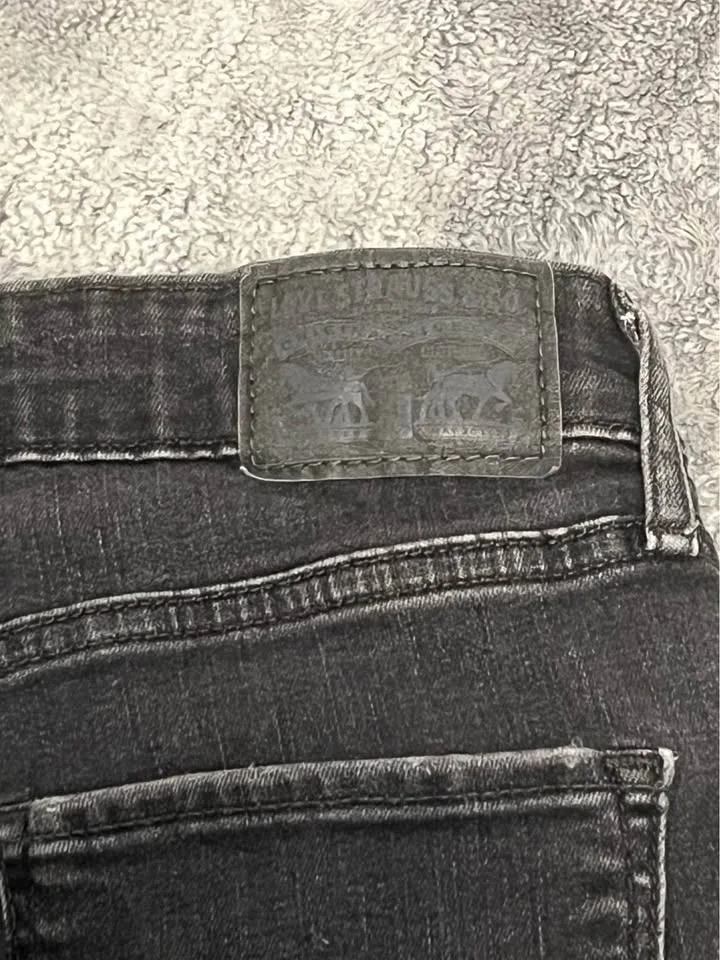 Levi’s size 27 image indicator(5)