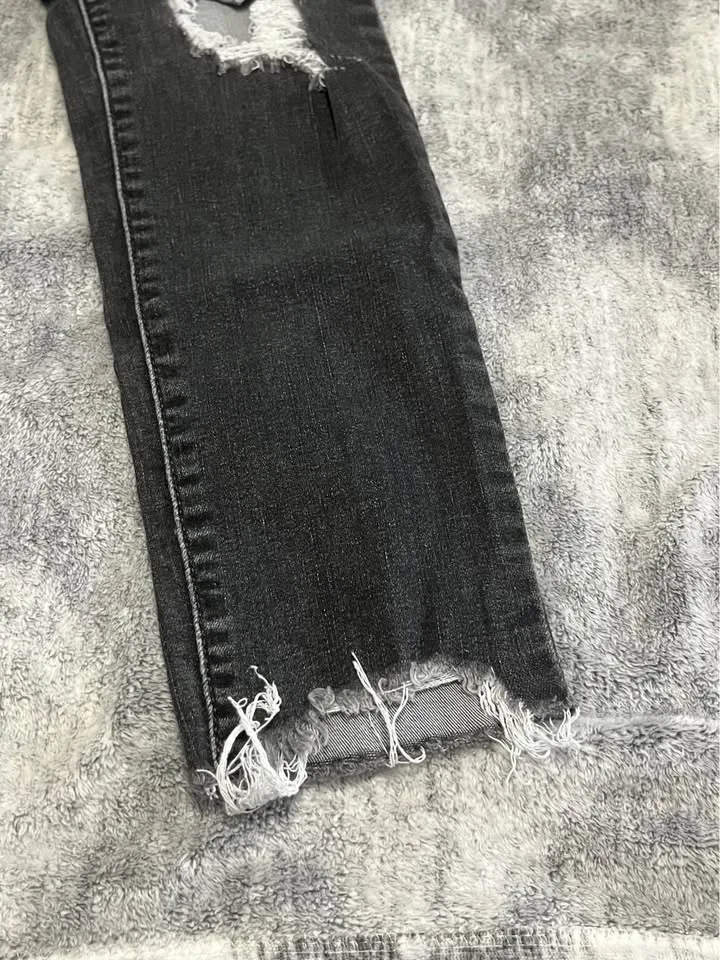 Levi’s size 27 image indicator(7)
