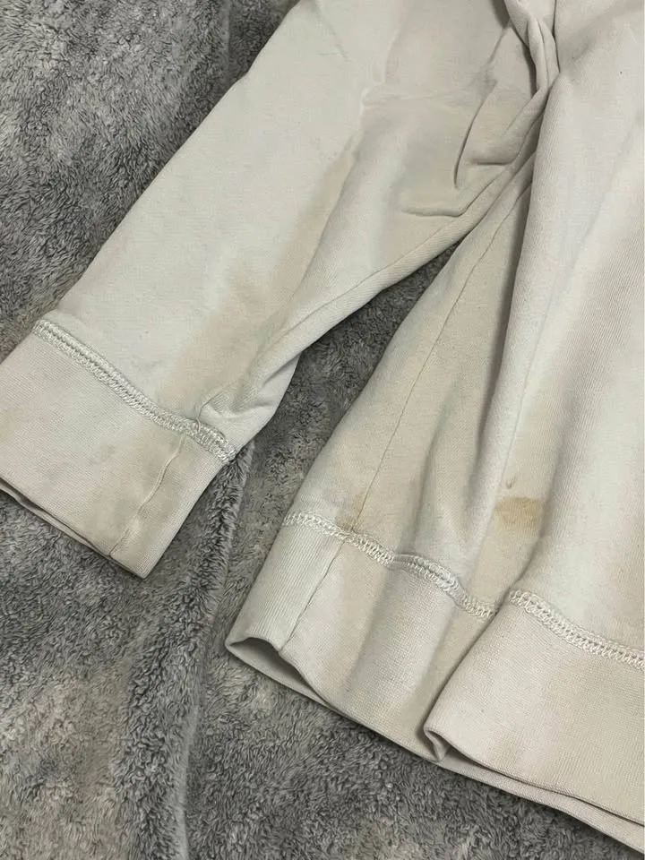 Roots Crewneck image indicator(3)