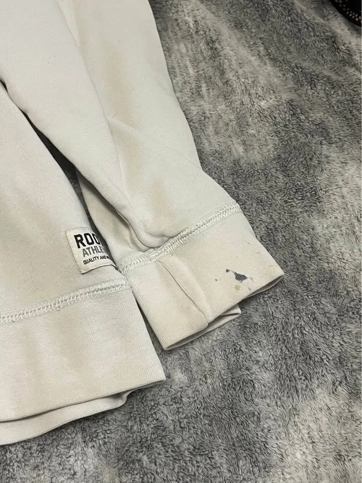 Roots Crewneck image indicator(5)