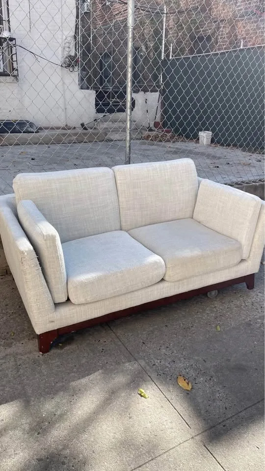 Article Ceni Loveseat image indicator(2)