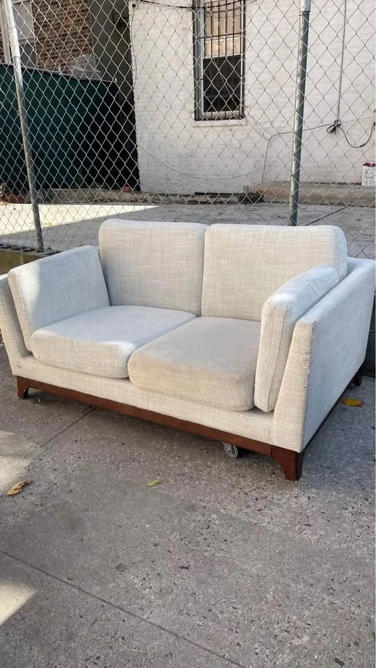 Article Ceni Loveseat image indicator(3)