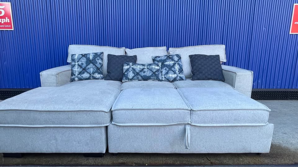 (FREE DELIVERY) Gray Bobs Furniture pullout bed sectional couch - photo 5