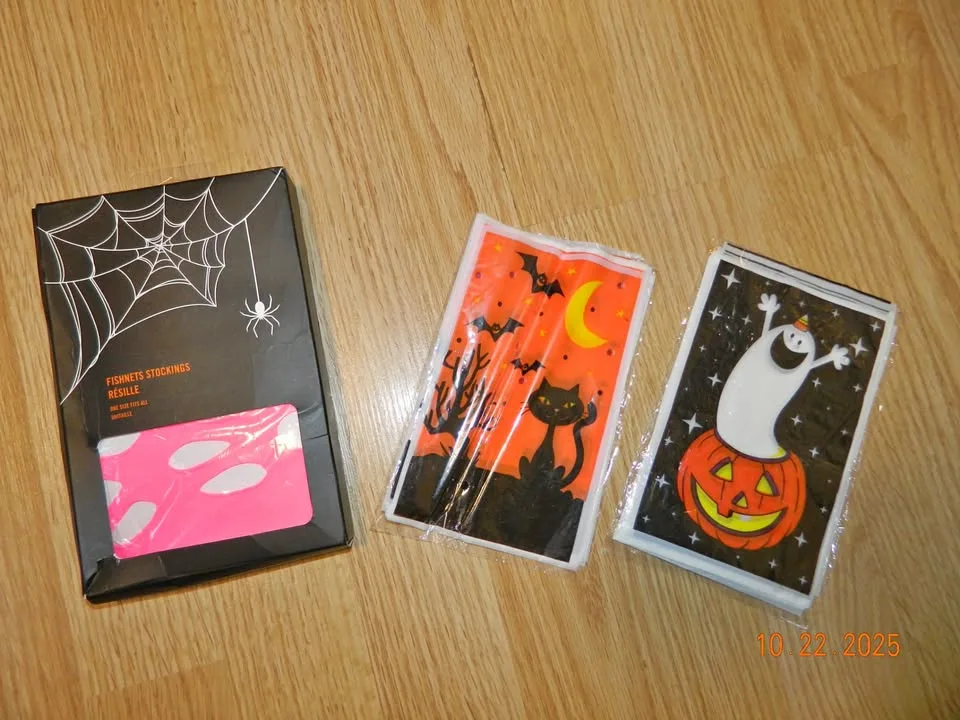 HALLOWEEN FISHNET TIGHTS(throwing in the new treat bags) thumbnail