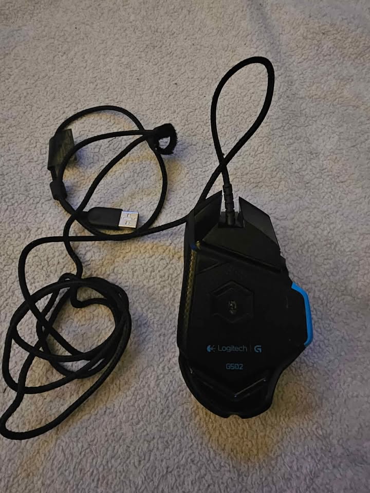 Logitech G502 gaming mouse - photo 2