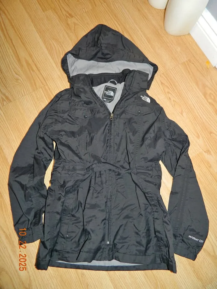 GIRLS THE NORTH FACE HYVENT jacket...size XL..EUC thumbnail