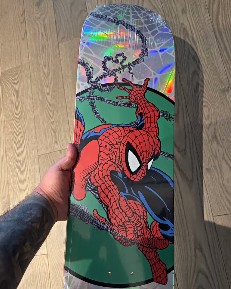 HUF X MARVEL SPIDER-MAN HOLO FOIL SKATEBOARD! - photo 3