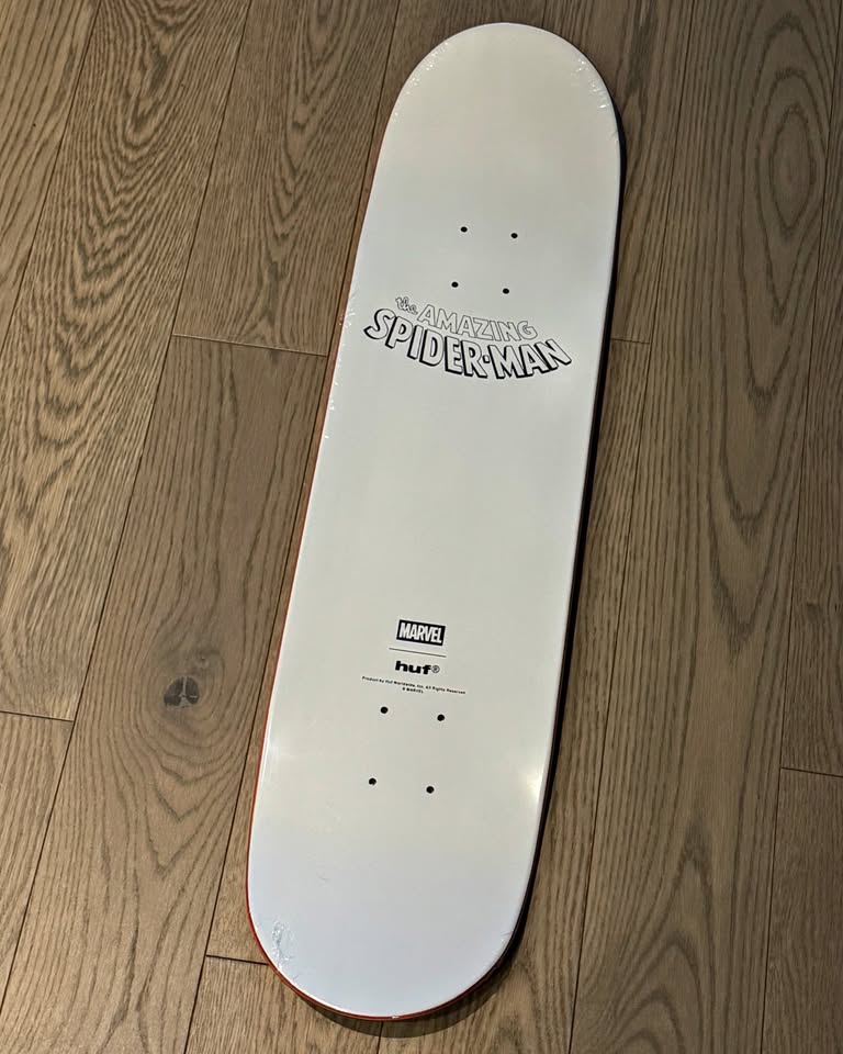 HUF X MARVEL SPIDER-MAN HOLO FOIL SKATEBOARD! - photo 4