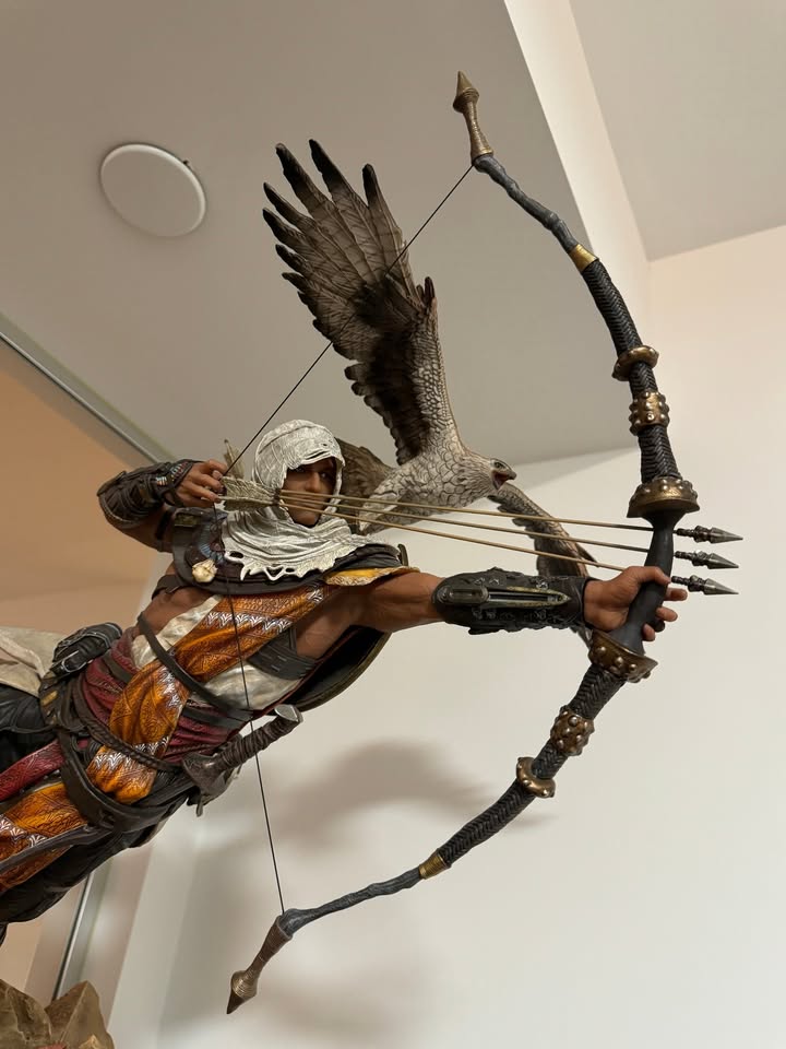 Assassin's Creed Origins 28" Statue: Bayek (No Box) - photo 3