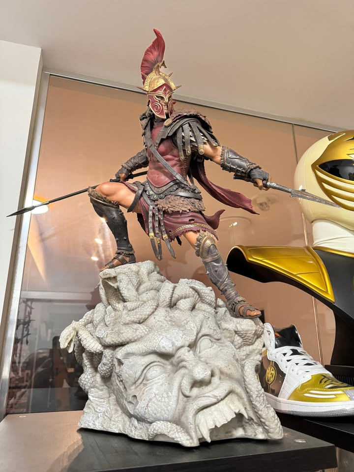 Assassin's Creed Odyssey 26" Statue: Alexios (No Box) - photo 2