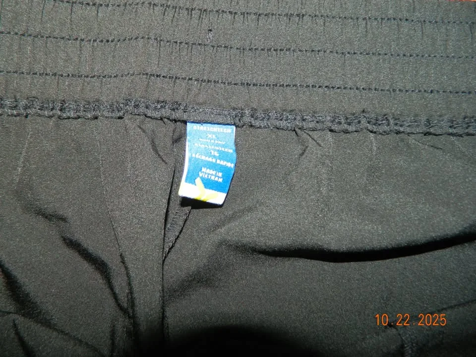 WOMENS OLD NAVY CARGO JOGGERS size XL..LIKE NEW image indicator(2)