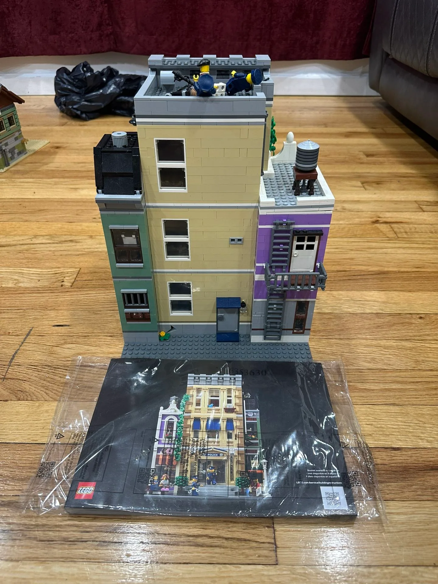 LEGO 10278 Modular Police Station – Used, With Manual, No Box image indicator(2)
