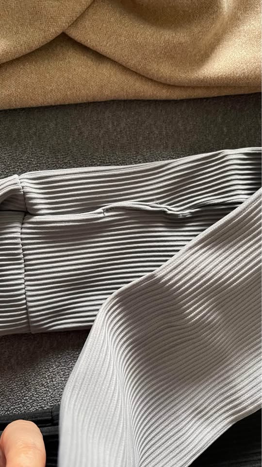 Wide Edge Cross Stretch 3 for $5 - photo 4