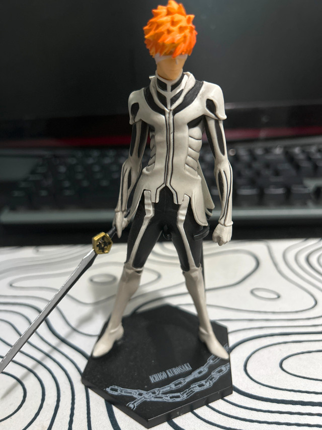 Bleach ichigo statue