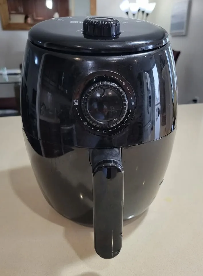 Elite Gourmet Compact Air Fryer – 2.1 Qt, Black image indicator(3)