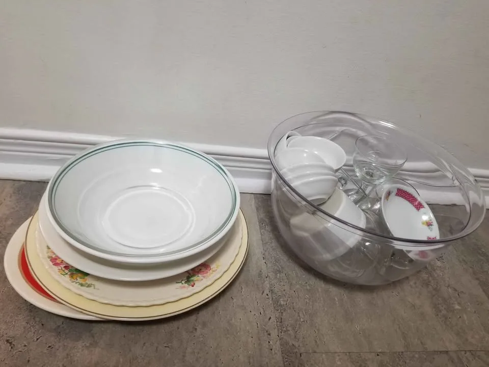 Ceramic and Glass Plates & Bowls image indicator(3)
