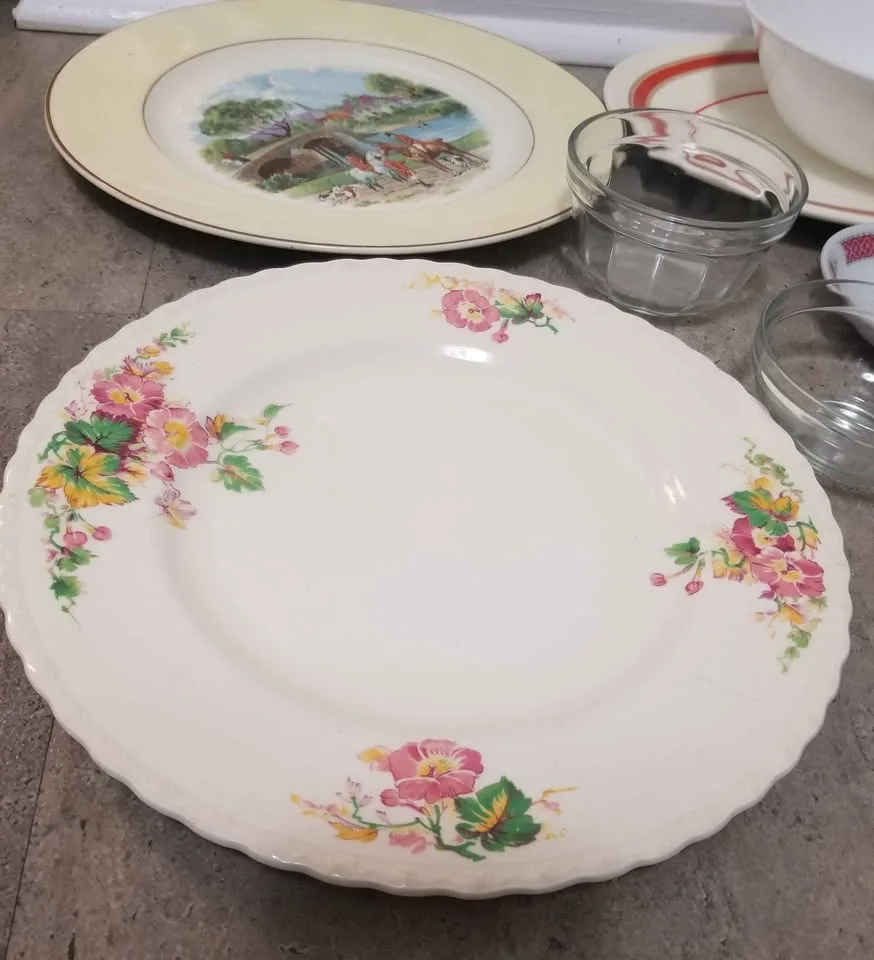 Ceramic and Glass Plates & Bowls image indicator(8)