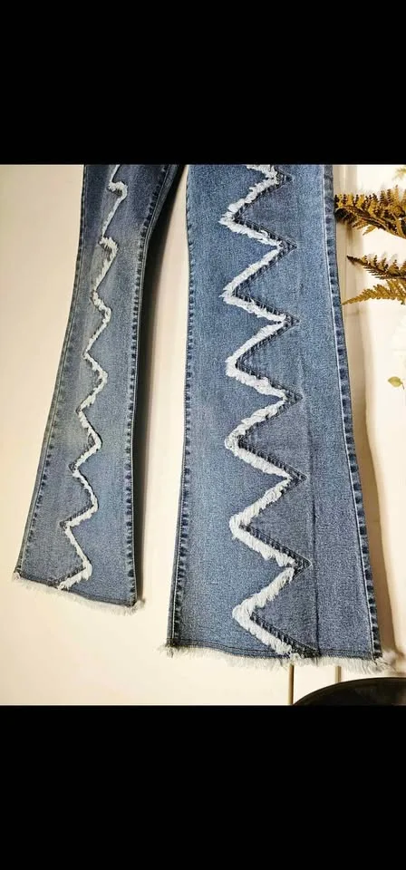 Size 9/10 Vintage Y2K Low Rise Zigzag Fringe Blue Flare Jeans image indicator(3)