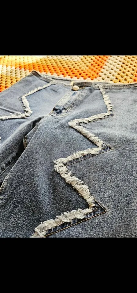Size 9/10 Vintage Y2K Low Rise Zigzag Fringe Blue Flare Jeans image indicator(9)