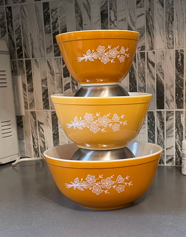 Pyrex Butterfly Gold Bowls