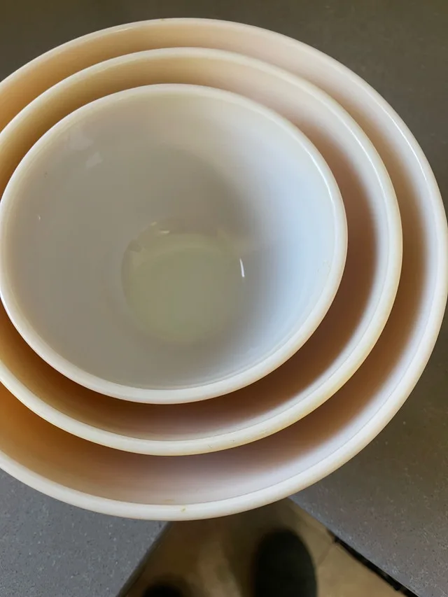 Pyrex Butterfly Gold Bowls image indicator(6)