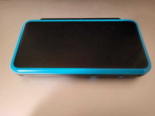 Nintendo 2DS XL Turquoise (Great Condition) - photo 2
