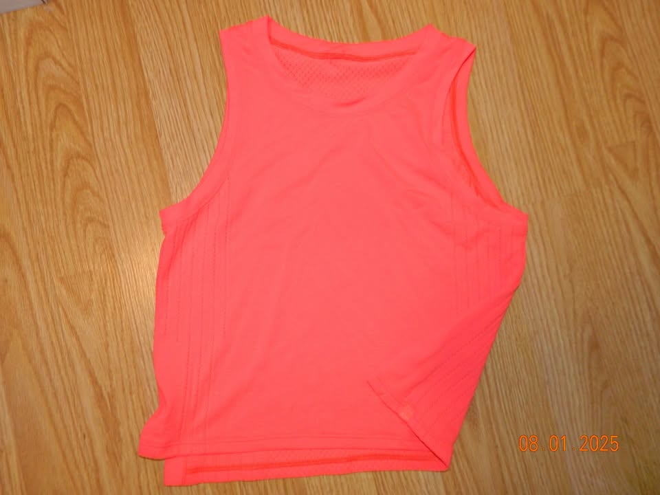 LULULEMON TRAIN TO BE TANK..size 0 or 2..LIKE NEW