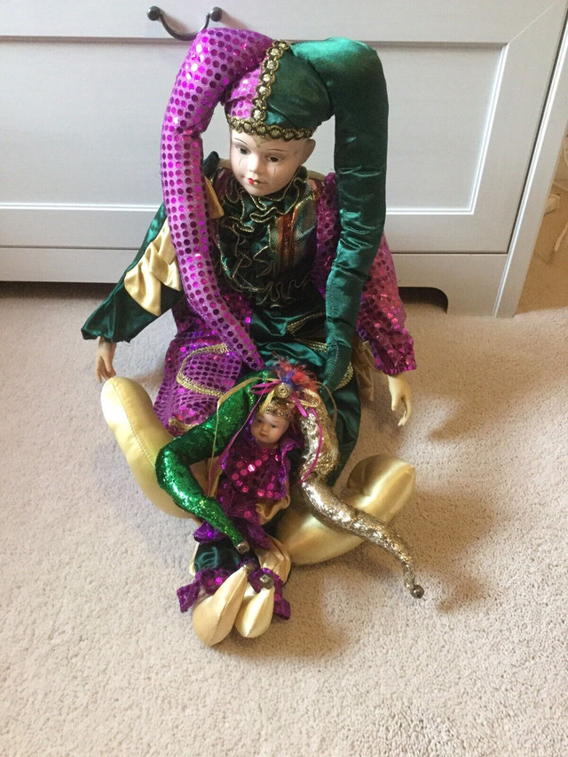 Small and large jesters
