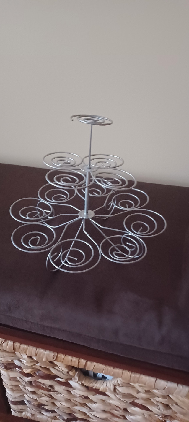 Cupcake Stand, 3 tier iron stand.