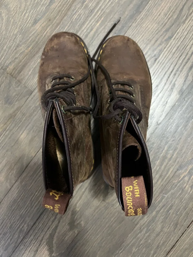 Dr Marten Airwair image indicator(2)