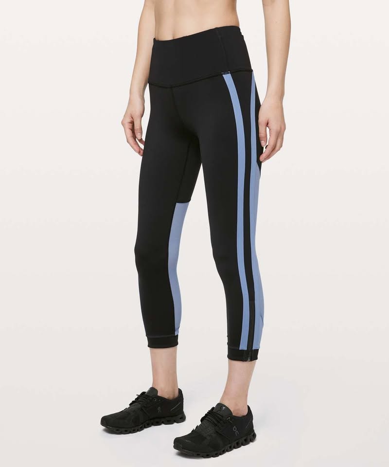 LULULEMON ZIP THE LINE CROP 23" hi rise size 6 LIKE NEW - photo 3