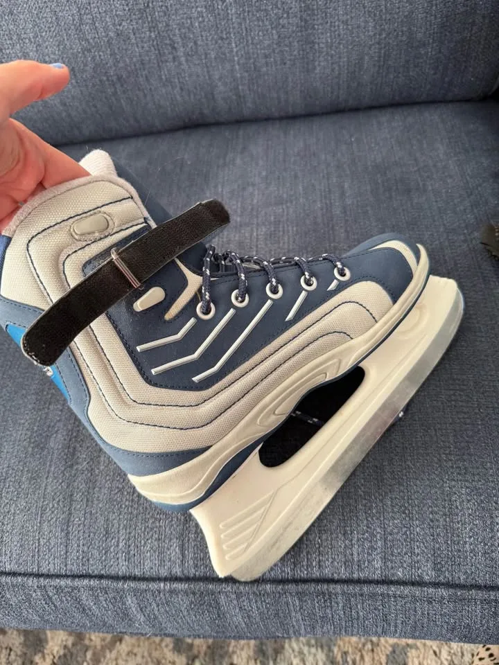 Women’s Hockey Skates size 8 image indicator(3)