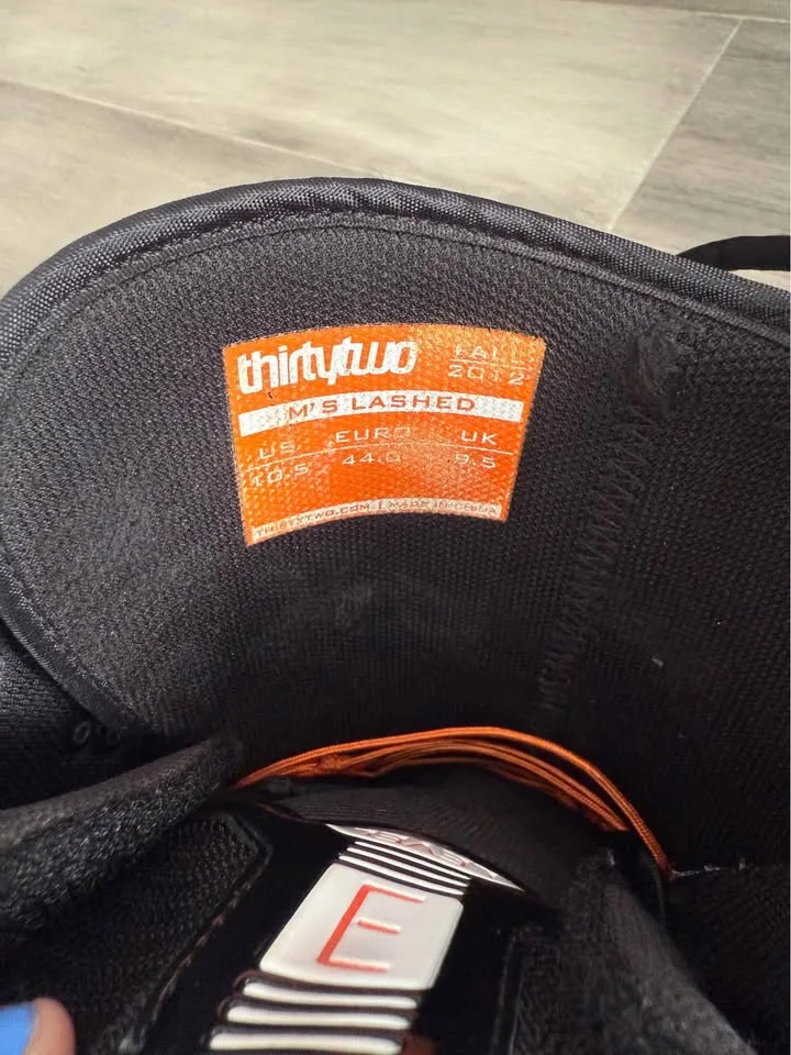 Mens Black Snowboard Boots (2012) image indicator(4)