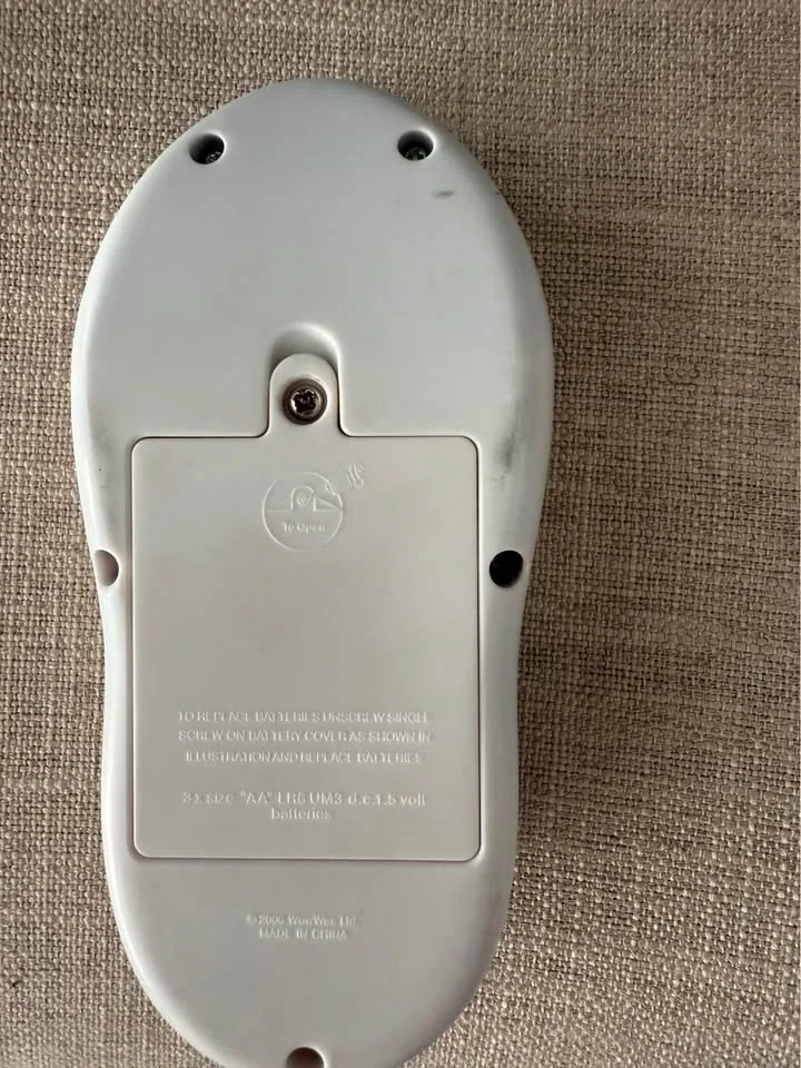 Roboreptile Toy with remote/manual image indicator(3)