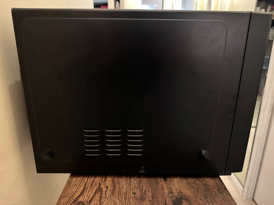 LG NeoChef 1.5 CF Countertop Microwave - Black - photo 3